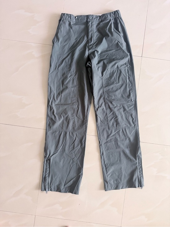 ALO Yoga Other - ALO Yoga Men's and Women Gray Cargo Pants with Ankle Zippers